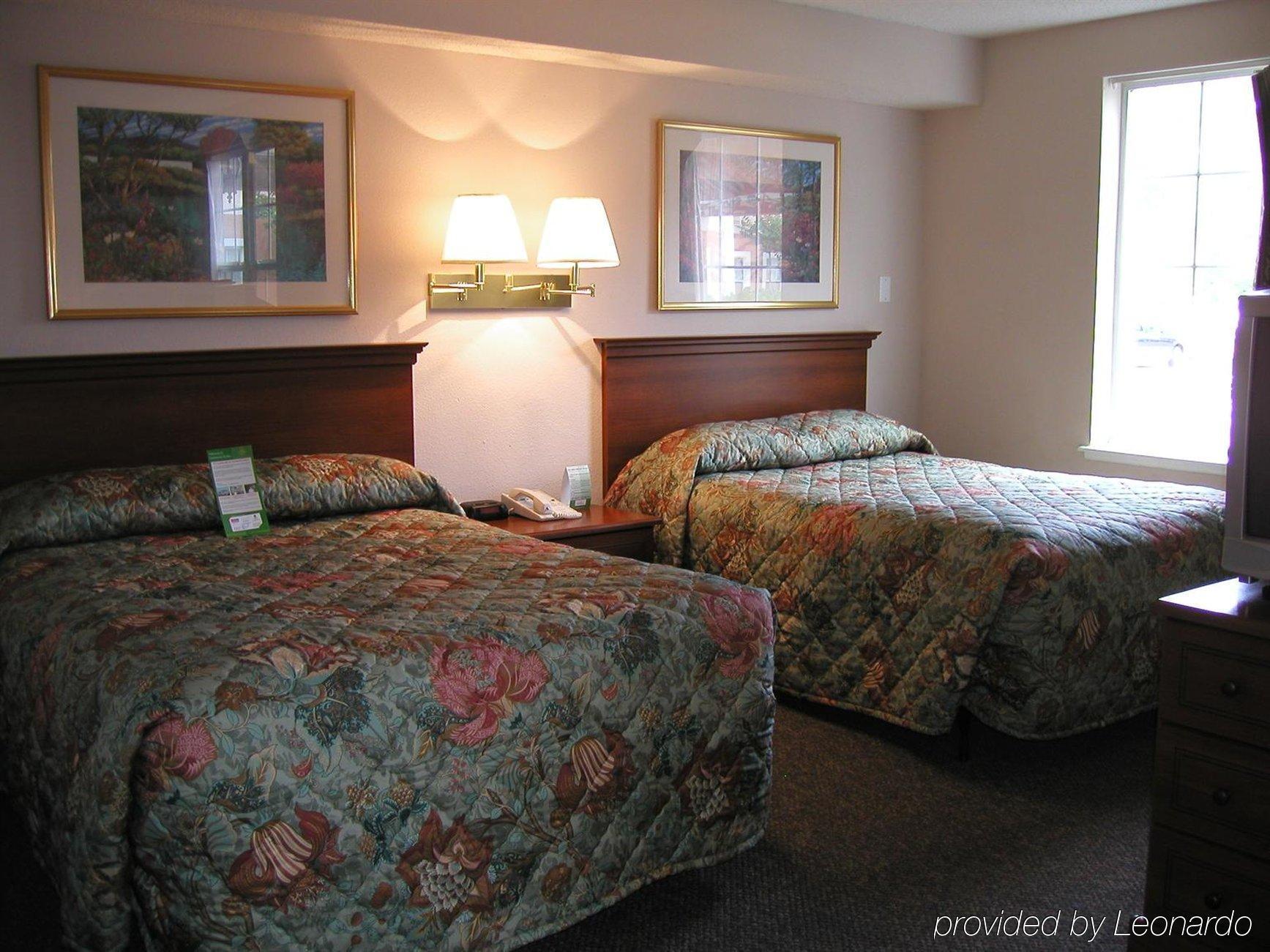 Intown Suites Extended Stay Newport News Va - I-64 Стая снимка